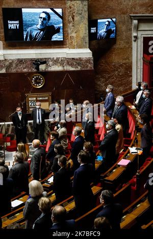 ©THOMAS PADILLA/MAXPPP - 20/10/2020 ; PARIS, FRANCE ; HOMMAGE DES DEPUTES A L'ASSEMBLEE NATIONALE AU PROFESSIONNEL ASSASSINE LORS D'UNE INSCRIPTION TRRORISTE, SAMUEL PATY. - HOMMAGE DES DÉPUTÉS À SAMUEL PATY FRANCE - PARIS OCT 20 2020 Banque D'Images