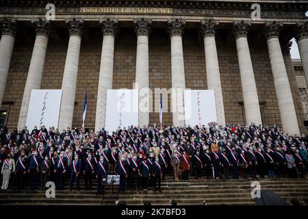 ©THOMAS PADILLA/MAXPPP - 20/10/2020 ; PARIS, FRANCE ; HOMMAGE DES DEPUTES A L'ASSEMBLEE NATIONALE AU PROFESSIONNEL ASSASSINE LORS D'UNE INSCRIPTION TRRORISTE, SAMUEL PATY. RICHARD FERRAND, PRÉSIDENT DE L'ASSEMBLEE NATIONALE. - HOMMAGE DES DÉPUTÉS À SAMUEL PATY FRANCE - PARIS OCT 20 2020 Banque D'Images