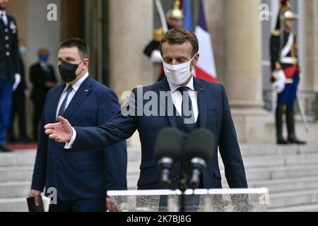 ©Julien Mattia / le Pictorium / MAXPPP - Julien Mattia / le Pictorium - 28/10/2020 - France / Ile-de-France / Paris - le président Francais Emmanuel Macron recevait la visite du premier ministre Estonien, JURI Ratas au palais de l'Elysée / 28/10/2020 - France / Ile-de-France (région) / Paris - le Président français Emmanuel Macron a reçu la visite du Premier ministre estonien Juri Ratas au Palais de l'Elysée Banque D'Images