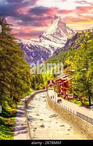 Beau village Zermatt, Suisse Banque D'Images