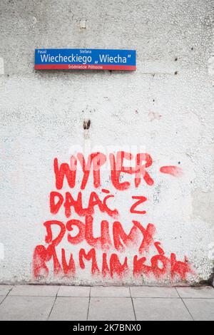 ©Kamila Stepien / le Pictorium / MAXPPP - Kamila Stepien / le Pictorium - 31/10/2020 - Pologne / Varsovie - 'Casez-vous de la vallée des momies' un graffiti pour proter contre les lois plus strittes sur l'avortement en Bologne. / 31/10/2020 - Pologne / Varsovie - 'Break the Valley of the Mummies' un graffiti créé pour protester contre les lois plus strictes sur l'avortement en Pologne. Banque D'Images