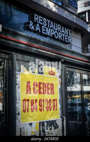 ©PHOTOPQR/LE PARISIEN/Fred Dugit ; Paris ; 04/11/2020 ; Economie Paris II, le 4 novembre 2020 illustration fermeture de magasin à cause de la crique du covid 19 photo LP / Fred Dugit fermeture du magasin en raison de la crise du covid 19 Banque D'Images