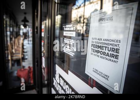 ©PHOTOPQR/LE PARISIEN/Fred Dugit ; Paris ; 04/11/2020 ; Economie Paris II, le 4 novembre 2020 illustration fermeture des restaurants photo LP / Fred Dugit - France, OCT 29th 2020 - Nouveau confinement contre la propagation de la pandémie de covid-19, jusqu'en décembre 1st 2020 Banque D'Images