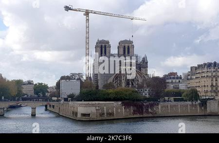 ©PHOTOPQR/l'ALSACE/Darek SZUSTER ; Paris ; 26/10/2020 ; le canal de restauration du de la cathédrale notre-Dame de Paris Paris, France. Reconstruction de la cathédrale notre Dame de Paris après un incendie énorme en avril 2019 Banque D'Images