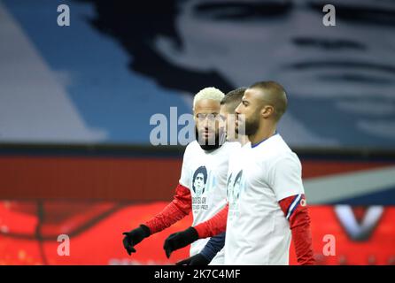 ©PHOTOPQR/LE PARISIEN/Guillaume Georges ; Paris ; 28/11/2020 ; Paris (XVIe), samedi 28 novembre 2020. Sport. Football. 12E journée de Ligue 1 entre le PSG et Bordeaux, au Parc des Princes. Photo: Neymar Paris, France, nov 28th 2020 - hommage à maradona avant le match de première ligue de france entre Paris et Bordeaux Banque D'Images