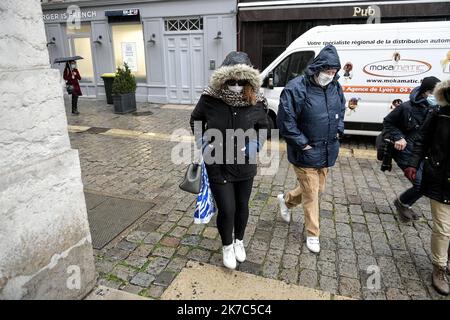 ©PHOTOPQR/LE PROGRES/Maxime JegAT - Lyon 01/12/2020 - Affaire Fiona devant la cour d'assise à Lyon le 1 décembre 2020 - Arrivée de Cécile Bourgeon, la mère de Fiona, au premier jour d'un nouveau procès de l'affaire Fiona en Rhône. Dans cette affaire, Cécile Bourgeon et son ex-compagnon Berkane Makhlouf, ont jugé pour la mort en mai 2013 de la petite Fiona à Clermont Ferrand. - L'affaire Fiona a été réjugée à Lyon lors d'un quatrième procès le 1 décembre 2020 Banque D'Images