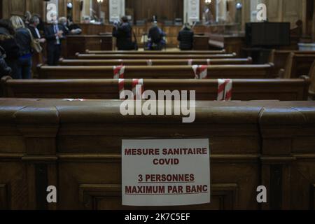 ©PHOTOPQR/LE PROGES/Maxime JEGAT - Lyon 01/12/2020 - affaire Fiona devant la cour d'assise à Lyon le 1 décembre 2020 - mesure sanitaire en salle d'audience au premier jour d'un nouveau procès de l'affaire Fiona en appel devant les assises du Rhône à Lyon. Dans cette affaire, Cécile Bourgeon et son ex-compagnon Berkane Makhlouf, ont jugé pour la mort en mai 2013 de la petite Fiona à Clermont Ferrand. - L'affaire Fiona a été réjugée à Lyon lors d'un quatrième procès le 1 décembre 2020 Banque D'Images