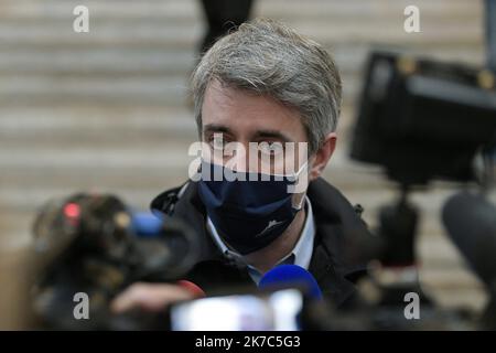 ©PHOTOPQR/LE PROGES/Maxime JEGAT - Lyon 01/12/2020 - Affaire Fiona devant la cour d'assise à Lyon le 1 décembre 2020 -Me Renaud Portejoie, avocat de Cécile Bourgeon, au premier jour d'un nouveau procès de l'affaire Fiapie en Lyon. Dans cette affaire, Cécile Bourgeon et son ex-compagnon Berkane Makhlouf, ont jugé pour la mort en mai 2013 de la petite Fiona à Clermont Ferrand. - L'affaire Fiona a été réjugée à Lyon lors d'un quatrième procès décembre 1 2020 France Banque D'Images