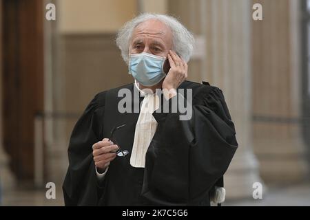 ©PHOTOPQR/LE PROGES/Maxime JEGAT - Lyon 01/12/2020 - Affaire Fiona devant la cour d'assise à Lyon le 1 décembre 2020 -Me Gilles-Jean Portejoie, avocat de Cécile Bourgeon, au premier jour d'un nouveau procès de l'affaire Fitejoie en Lyon. Dans cette affaire, Cécile Bourgeon et son ex-compagnon Berkane Makhlouf, ont jugé pour la mort en mai 2013 de la petite Fiona à Clermont Ferrand. - L'affaire Fiona a été réjugée à Lyon lors d'un quatrième procès décembre 1 2020 France Banque D'Images