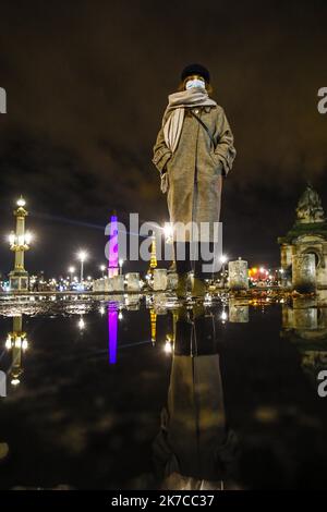 ©PHOTOPQR/LE PARISIEN/Olivier Corsan ; Paris ; 30/12/2020 ; Paris, France, le 30 décembre 2020. Une cause de la pandémimie du coronavirus ou COVID-19, la couverture a été mise au point par le gouvernement à partir de 20h y-compris pour le réveillon du nouvel an de 2021. Paris ; 12/30/2020 ; Paris, France, 30 décembre, 2020. En raison de la pandémie du coronavirus ou COVID-19, le couvre-feu a été décrété par le gouvernement de 8 heures y compris pour la Saint-Sylvestre en 2021. Les champs Elysées seront vides le soir de 31 décembre 2020. Banque D'Images