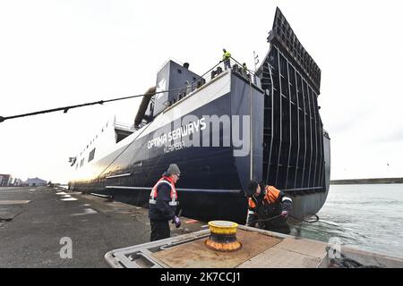 ©PHOTOPQR/VOIX DU NORD/Sébastien JARRY ; 03/01/2021 ; Loon-Plage. le 03/01/2021. Le groupe Danois DFDS ouvre une nouvelle ligne pour relier l'Irlande en ferry au départ de Dunkerque . Loon Plage, France, janvier 3rd 2021 le groupe danois DFDS ouvre une nouvelle ligne pour relier l'Irlande en ferry depuis Dunkerque Banque D'Images