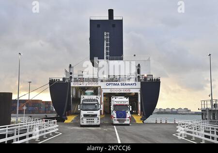 ©PHOTOPQR/VOIX DU NORD/Sébastien JARRY ; 03/01/2021 ; Loon-Plage. le 03/01/2021. Le groupe Danois DFDS ouvre une nouvelle ligne pour relier l'Irlande en ferry au départ de Dunkerque . Loon Plage, France, janvier 3rd 2021 le groupe danois DFDS ouvre une nouvelle ligne pour relier l'Irlande en ferry depuis Dunkerque Banque D'Images