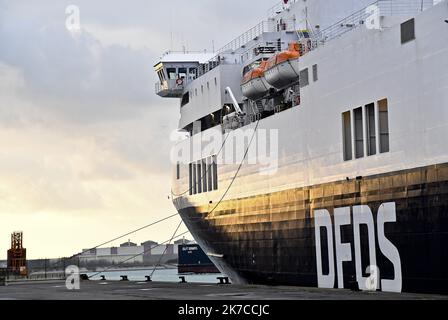 ©PHOTOPQR/VOIX DU NORD/Sébastien JARRY ; 03/01/2021 ; Loon-Plage. le 03/01/2021. Le groupe Danois DFDS ouvre une nouvelle ligne pour relier l'Irlande en ferry au départ de Dunkerque . Loon Plage, France, janvier 3rd 2021 le groupe danois DFDS ouvre une nouvelle ligne pour relier l'Irlande en ferry depuis Dunkerque Banque D'Images