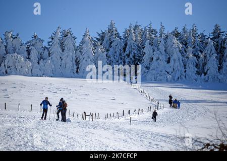 ©PHOTOPQR/LE PROGRES/Richard MOUILLUD - le Bessat 19/01/2021 - le 21/01/2021 neige à la Jasserie dans le parc du Pilat près du Bessat -neige à la Jasserie dans le parc du Pilat près du Bessat la Jasserie du Pilat : Auberge du Pilat la Jasserie du Pilat la Jasserie du Pilat e St une Auberge du Mont Pilat, perchée à 1310 mètres d’altitude au pied du Crêt de la Perdrix, point culminant du Pilat à 1434 mètres d’altitude. Le restaurant est situé entre les communes du Bessat et de la Valla en Gier. - 2021/01/21. Fortes chutes de neige en France. Banque D'Images