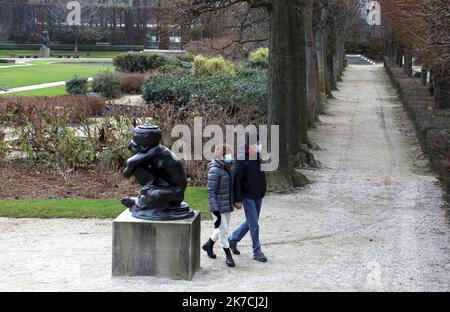 ©PHOTOPQR/LE PARISIEN/Delphine Goldsztejn ; PARIS ; 26/01/2021 ; Musée Rodin, 77 rue de Varenne, 75007 Paris Réouverture du jardin de sculptures le 26/01/2021 photo : Delphine Goldsztejn - Paris, France, jan 26th 2021 - les jardins du musée Rodin sont rouverts Banque D'Images