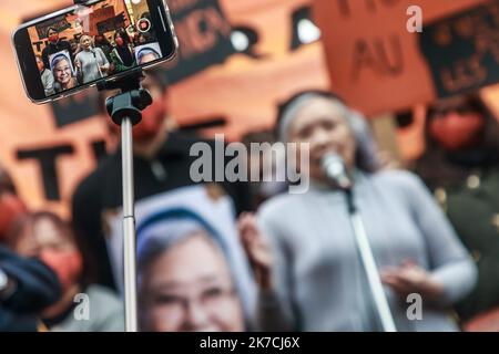 ©Christophe petit Tesson/MAXPPP - 30/01/2021 ; PARIS ; FRANCE - la Franco-vietnamienne Tran to Nga s'excellent lors d'un assemblage à la feuille de l'examen par le tribunal d'‚ÄôEvry de sa plain-pied contre des multinationales agrochimiques pour l'avocat de l'orange de l'Amérique du Vietnam. Tran franco-vietnamien à Nga prend la parole lors d'un rassemblement à la veille de l'examen par le tribunal d'Evry de sa plainte contre des produits agrochimiques multinationaux pour avoir fourni l'agent Orange à l'armée américaine pendant la guerre du Vietnam. TRAN à Nga, né en 1942 dans ce qui était alors Frenc Banque D'Images