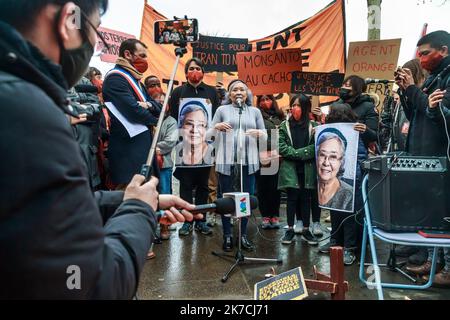 ©Christophe petit Tesson/MAXPPP - 30/01/2021 ; PARIS ; FRANCE - la Franco-vietnamienne Tran to Nga (C) l'excellent lors d'un assemblage a la feuille de l'examen par le tribunal d'‚ämee Evry de sa suspendu en contre des multinationales agrochimiques ayant lieu pour l'agent de l'Amérique du Vietnam. Tran franco-vietnamien à Nga prend la parole lors d'un rassemblement à la veille de l'examen par le tribunal d'Evry de sa plainte contre des produits agrochimiques multinationaux pour avoir fourni l'agent Orange à l'armée américaine pendant la guerre du Vietnam. TRAN à Nga, né en 1942 dans ce qui était alors F Banque D'Images