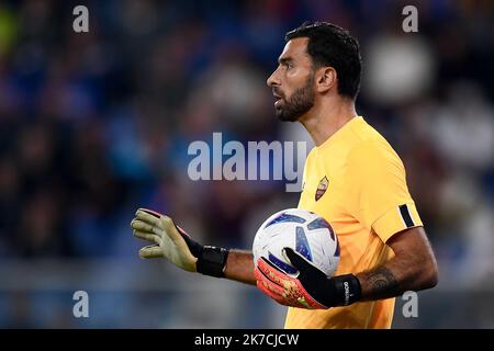 Gênes, Italie. 17 octobre 2022. Rui Patricio d'AS Roma gestes pendant la série Un match de football entre UC Sampdoria et AS Roma. Credit: Nicolò Campo/Alay Live News Banque D'Images