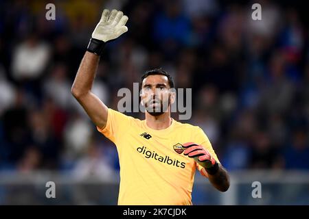 Gênes, Italie. 17 octobre 2022. Rui Patricio d'AS Roma gestes pendant la série Un match de football entre UC Sampdoria et AS Roma. Credit: Nicolò Campo/Alay Live News Banque D'Images