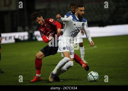 © Thierry LARRET / MAXPPP. Ligue de football 2 BKT. Clermont foot 63 contre ESTAC Troyes. Stade Gabriel Montpied, Clermont-Ferrand (63) le 2 fevrier 2021. Banque D'Images