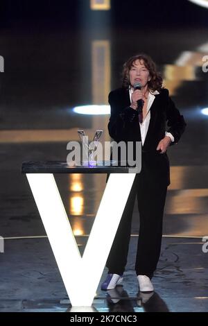 ©FRANCK CASTEL/MAXPPP - édition 36E des VICTOIRES DE LA MUSIQUE. Pour sa 36eme Edition, la cérémonie des victoires de la musique se tiendra a la Seine musicale de Boulogne Billancourt, sans public. BOULOGNE BILLANCOURT, FRANCE 12 FÉVRIER FEVRIER 2021. Jane Birkin à 36th victoires de la musique tenue à la Seine musicale à Bolougne Billancourt sur 12 février 2021 france Banque D'Images