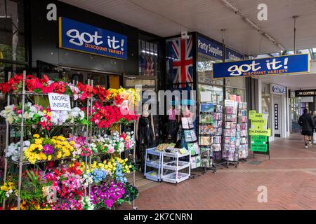 Magasin de variétés à prix réduit dans le centre-ville d'Orange, rue d'été, centre-ouest de la Nouvelle-Galles du Sud, Australie Banque D'Images