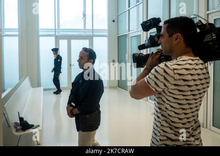 ©Michael Bunel / le Pictorium / MAXPPP - Michael Bunel / le Pictorium - 04/07/2018 - France / Ile-de-France / Paris - Arrivee de Farouk Ben Abbes pour son proces. 4 juillet 2018. Paris. France. / 04/07/2018 - France / Ile-de-France (région) / Paris - arrivée de Farouk Ben Abbes pour son procès. 4 juillet 2018. Paris. France. Banque D'Images