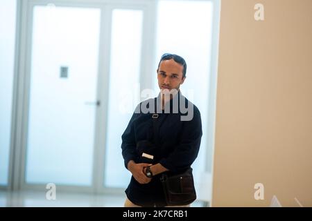 ©Michael Bunel / le Pictorium / MAXPPP - Michael Bunel / le Pictorium - 04/07/2018 - France / Ile-de-France / Paris - Arrivee de Farouk Ben Abbes pour son proces. 4 juillet 2018. Paris. France. / 04/07/2018 - France / Ile-de-France (région) / Paris - arrivée de Farouk Ben Abbes pour son procès. 4 juillet 2018. Paris. France. Banque D'Images