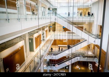 ©Michael Bunel / le Pictorium/MAXPPP - Michael Bunel / le Pictorium - 15/06/2018 - France / Ile-de-France / Paris - illustration du tribunal de grande instance de Paris.le Nouveau Palais de Justice au coeur du quatier des Batignolles une réalisation par l'architecte Renzo Piano. 16 mai 2018. Paris. France. / 15/06/2018 - France / Ile-de-France (région) / Paris - le nouveau Palais de Justice au coeur du quartier de Batignolles a été conçu par l'architecte Renzo Piano. 16 mai 2018. 16 mai 2018. France. Banque D'Images