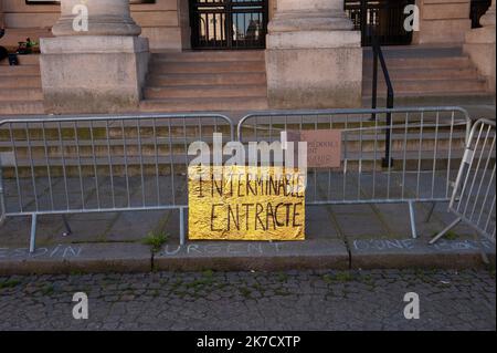 ©Laurent Pailler / le Pictorium / MAXPPP - Laurent Pailler / le Pictorium - 06/03/2021 - France / Ile-de-France / Paris - Des intermittents du spectacle et du secteur de l'événement ont une action d'occupation du théâtre de l'Odéon pour Demander de nouvelles mesures de soutien / 06/03/2021 - France / Ile-de-France (région) / Paris - artistes et événements intermittents Les travailleurs ont lancé une action d'occupation au théâtre Odeon pour appeler à de nouvelles mesures de soutien Banque D'Images