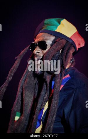 ©Michael Bunel / le Pictorium/MAXPPP - Michael Bunel / le Pictorium - 27/07/2013 - France / Bordeaux - David -dread- Hinds est un musicien britannique, membre fondateur, guitariste rythmique et chanteur principal du groupe de reggae Steel Pulse. 6 aout 2017. Bordeaux, France. / 27/07/2013 - France / Bordeaux (ville) - David -Dread- Hinds est un musicien anglais, membre fondateur, guitariste rythmique et chanteur du groupe reggae Steel Pulse. 6 août 2017. Bordeaux, France. Banque D'Images