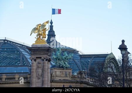 ©PHOTOPQR/OUEST FRANCE/Daniel FOURAY ; Paris ; 11/03/2021 ; le Grand Palais et le Palais de la découverte . Rénovation . Extérieur . La verrière . Depuis le pont des Invalides . Photo Daniel Fouray . - Paris, France, mars 11th 2021 - rénovations du Grand Palais et du Palais de la Decouverte, lieux d'exposition célèbres à Paris Banque D'Images