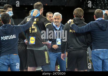 ©PHOTOPQR/LE MIDI LIBRE/MICHAEL ESDOURRUBAILH ; MONTPELLIER ; 12/03/2021 ; PHOTO PQR/MIDI LIBRE/MICHAEL ESDOURRUBAITH/ FRANCE /HERAULT MONTPELLIER ARENA TOURNOI QUALIFICATION OLYMPIQUE DE HANDBALL TQO PORTUGAL / TUNISIE Banque D'Images