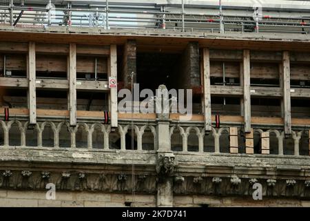 ©PHOTOPQR/L'EST REPUBLICAIN/ALEXANDRE MARCHI ; PARIS ; 12/04/2021 ; PATRIMOINE - HISTOIRE DE FRANCE - CATHÉDRALE GOTHIQUE NOTRE DAME DE PARIS - TRAVAUX - CHANTIER - RECONSTRUCTION. Paris 12 avril 2021. Le canal de mise en sécurité de la cathédrale notre-Dame de Paris, deux ans après l'incendie violent du 15 avril 2019, avant sa restauration et sa reconstruction. PHOTO Alexandre MARCHI. - Paris, France, avril 12th 2021. Œuvres à la cathédrale notre Dame de Paris dévastée par un incendie il y a 2 ans Banque D'Images