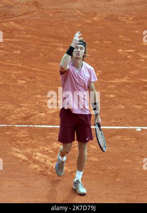 ©PHOTOPQR/NICE MATIN/Jean François Ottonello ; Monaco ; 14/04/2021 ; OTTONELLO JEAN-FRANÇOIS - mercredi 14 avril 2021, Rolex Monte-Carlo Masters à Roquebrune-Cap-Martin - deuxième tour - Andrey Rublev (Rus) Banque D'Images