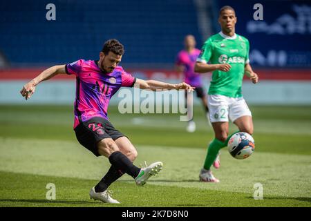 Aurélien Morissard / IP3 ; Alessandro FLORENZI de Paris Saint Germain joue un ballon lors du championnat de France Ligue 1 entre Paris Saint Germain (PSG) et Saint-Etienne sur 18 avril 2021 au stade du Parc des Princes à Paris, France. Banque D'Images