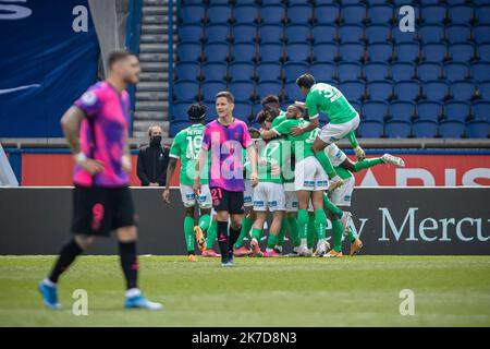 Aurélien Morissard / IP3 ; l'équipe de Saint-Etienne célèbre un but lors du championnat de France Ligue 1 entre Paris Saint Germain (PSG) et Saint-Etienne sur 18 avril 2021 au stade du Parc des Princes à Paris, France. Banque D'Images