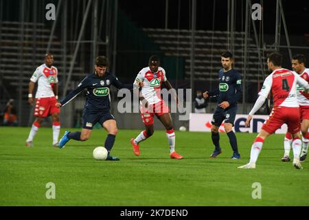 ©Mourad ALLILI/MAXPPP - le milieu de terrain français de Rumilly Vallieres Joris Cottin lors du match de demi-finale de la coupe française entre GFA Rumilly Vallieres et COMME Monaco au Parc des Sports Stadium d'Annecy; est de la France sur 13 mai; 2021. Banque D'Images