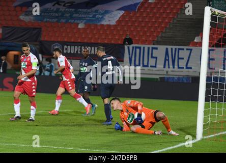 ©Mourad ALLILI/MAXPPP - gardien de but Rumilly DAN Delaunay lors de la demi-finale du match de football de la coupe française entre le GFA Rumilly Vallieres et MONACO au Parc des Sports Stadium d'Annecy; est de la France sur 13 mai; 2021. Banque D'Images