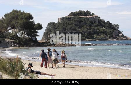 ©PHOTOPQR/NICE MATIN/Luc Boutria ; fort Bregancon 14/05/2021 Emmanuel Macron au fort de Brégançon pour le week-end de l'Ascension le président français Emmanuel Macron à la résidence officielle fort de Bregancon à Bormes-les-Mimosas, dans le sud-est de la France, sur 14 mai 2021 Banque D'Images