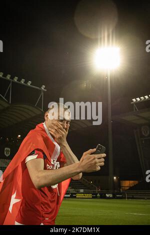 Aurélien Morissard / IP3 ; l'équipe du LOSC Lille célèbre la victoire contre Angers SCO lors du championnat français Ligue 1 entre le club sportif olympique de Lille (LOSC) et le club sportif de l'Ouest d'Angers (Angers SCO) sur 23 mai 2021 au stade Raymond KOPA à Angers, France. Banque D'Images