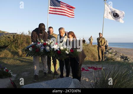 ©ERIC BALEDENT/MAXPPP - Magazine de photographie - Arromanches Groupe Road - 06/06/2021 Cérémonie du souvenir en l'honneur des soldats amérindiens qui ont déjà été débarés sur la plage d'Omaha Beach avec Charles Norman Shay - (c) 2021 Baledent/Maxppp cérémonie du souvenir en l'honneur de Soldats américains indigènes qui ont débarqué sur Omaha Beach 6 juin ,2021 Banque D'Images