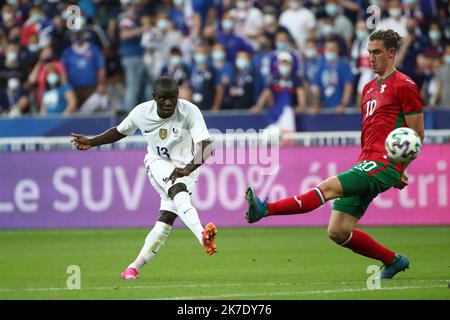 ©PHOTOPQR/LE PARISIEN/ARNAUD JOURNOIS ; SAINT DENIS ; ; FOOTBALL , MATCH DE PRÉPARATION A L'EURO 2020 , 08/06/2021 , SAINT DENIS STADE DE FRANCE / FRANCE - BULGARIE / N'GOLO KANTÉ Banque D'Images