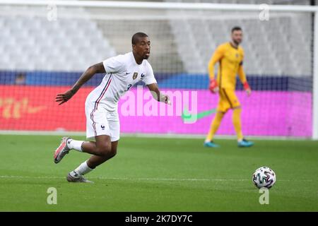 ©PHOTOPQR/LE PARISIEN/ARNAUD JOURNOIS ; SAINT DENIS ; ; FOOTBALL , MATCH DE PRÉPARATION A L'EURO 2020 , 08/06/2021 , SAINT DENIS STADE DE FRANCE / FRANCE - BULGARIE / PRESNEL KIMPEMBÉ Banque D'Images