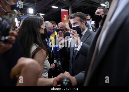 @ Pool/Stephane Lemouton/Maxppp, France, Paris, 2021/06/16 le président de la République française, Emmanuel Macron se rendit à la 5ème édition de Viva Technology au Paris Expo porte de Versailles à Paris, France, le 16 juin 2021. © Stéphane Lemouton Président français Emmanuel Macron à la Viva Technology à l'Expo porte de Versailles à Paris, France, sur 16 juin 2021. Banque D'Images