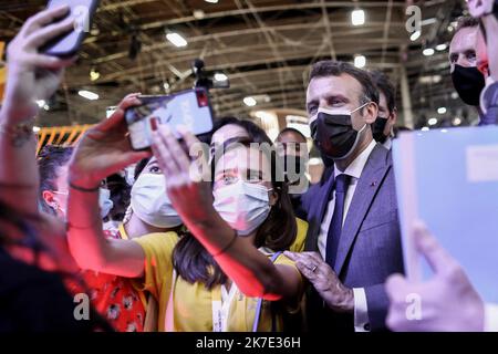 @ Pool/Stephane Lemouton/Maxppp, France, Paris, 2021/06/16 le président de la République française, Emmanuel Macron se rendit à la 5ème édition de Viva Technology au Paris Expo porte de Versailles à Paris, France, le 16 juin 2021. © Stéphane Lemouton Président français Emmanuel Macron à la Viva Technology à l'Expo porte de Versailles à Paris, France, sur 16 juin 2021. Banque D'Images