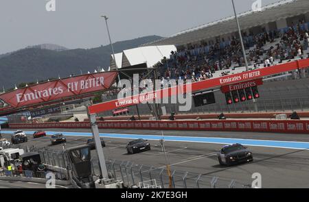 ©PHOTOPQR/NICE MATIN/LAURENT MARTINAT ; LE CASTELLET ; 18/06/2021 ; VENDREDI PREMIERS ministres ESSAIS LIBRES AVANT LE GRAND PRIX DE FRANCE au CIRCUIT DU CASTELLET VAR et parade véhicules cinéma Grand Prix de Formule 1 français au circuit Paul Ricard au Castellet, France, 18 juin 2021. Parade de cinéma Banque D'Images
