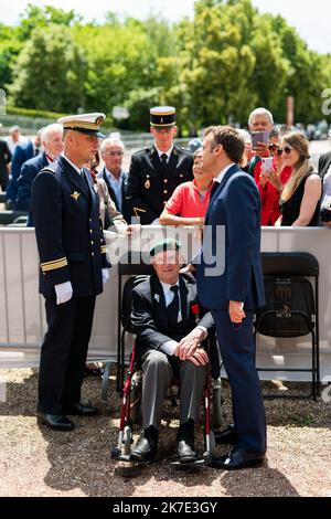 @ Pool/ Romain Gaillard/Maxppp, France, Suresnes, 2021/06/18 Emmanuel Macron, président de la République cérémonie du 81eme anniversaire de l'appel du 18 juin 1940 au mémorial de la France combattante, au Mont Valerien Paris, France, juin 18th 2021 cérémonie du 81st anniversaire de l'appel de Gaulle de 18 juin, 1940 au mémorial de la France combattant, au Mont Valerien. Emmanuel Macron Banque D'Images