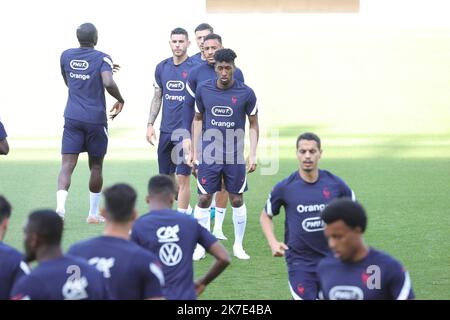 ©PHOTOPQR/LE PARISIEN/Olivier Arandel ; Budapest ; ; Budapest (Honneur) Dimanche 20 juin 2021 football Euro 2020 (2021) entraînement Stade Nandor Euro 2020 pied Stade Kingsley Coman - France équipe nationale de football à l'entraînement pendant la compétition Euro2020, le 20th 2021 juin Banque D'Images