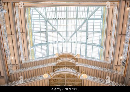 ©PHOTOPQR/LE PARISIEN/Milla Morisson ; Paris 01 ; 15/06/2021 ; Visite de la Samaritaine le 15 juin 2021 Paris 01, une semaine avant la création Fondée en 1870, elle a fermé pour les raisons de sécurité en 2005, elle rouvrira ses portes au public le 19 juin 2021 - réouverture de la Samaritaine. Après seize ans de fermeture et 750 millions d'euros de travail, le grand magasin parisien rouvre ses portes. Banque D'Images